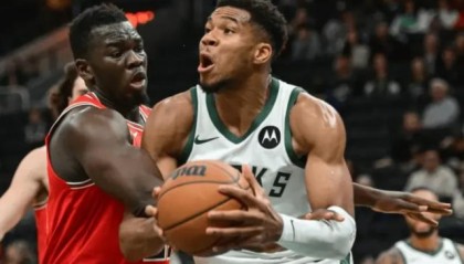 百家乐app下载官方网站-压力大还是想走了？字母哥：即使是我也可能被交易