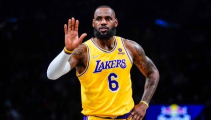 百家乐官网-准40岁连续三场砍下三双！詹姆斯却暗示即将退役？