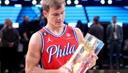 百家乐官网-2年150位队友！麦克朗逆袭当扣篮王却或仍要流浪